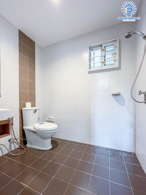 *****บ้านเดี่ยวมือสองย่านปทุมธานี ม.พฤกษาวิลเลจ30 เดอะซีซั่น แจ้งวัฒนะ-ราชพฤกษ์ หลังมุม! เนื้อที่กว้างขวางเกือบ 61 ตร.ว. ฟังก์ชัน 3 ห้องนอน 2 ห้องน้ำ 2 ที่จอดรถ บนทำเลยอดเยี่ยม เชื่อมต่อถ.345, ถ.ชัยพฤกษ์, ถ.แจ้งวัฒนะ ใกล้เมืองทองธานี และทางด่วน "แจ้งวัฒนะ" จองเลย!